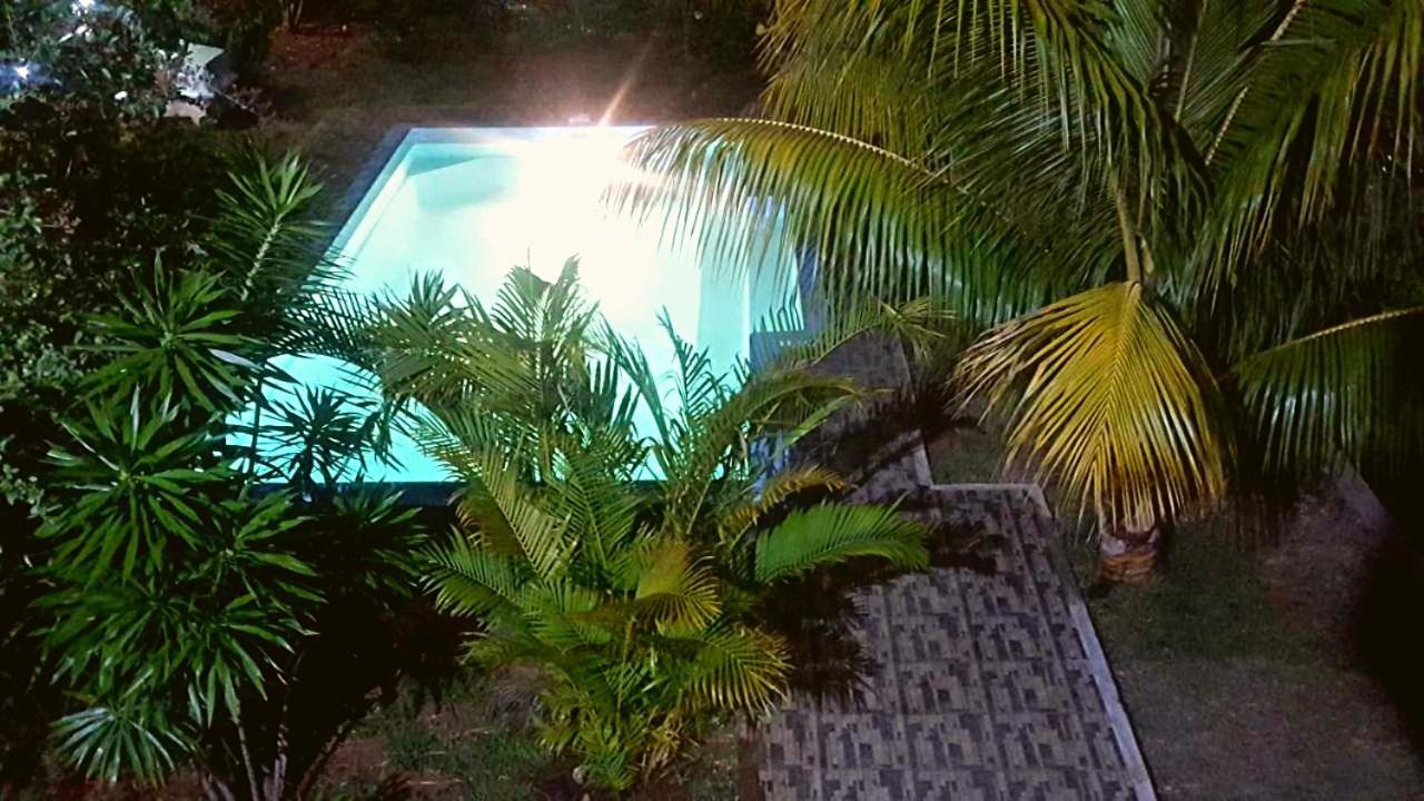 Aux Plaisirs De La Vie Chambre Chez L Habitant Flic en Flac Exterior foto